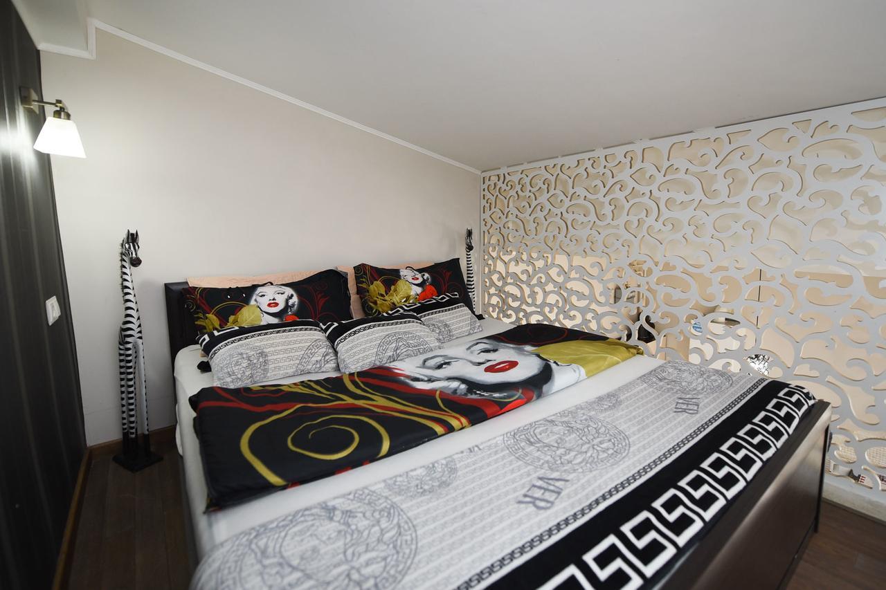 Apartment Penthouse คีชีเนา ภายนอก รูปภาพ